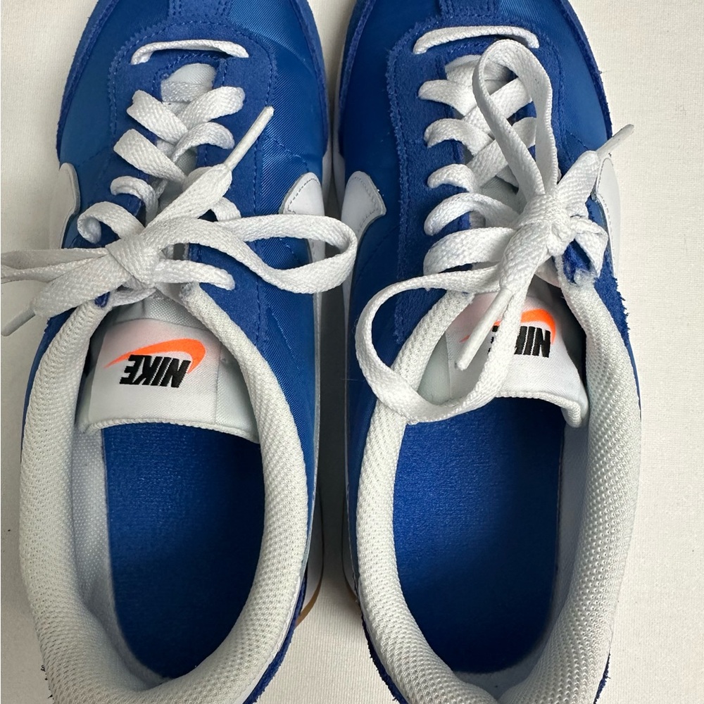 Nike Women’s Pacific Sneakers- like New - Picture 2 of 8